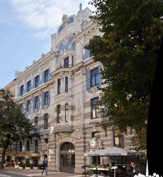 e plus bel immeuble Art nouveau au Quartier  art nouveau au 10b de la rue Elizabetes réalisé par Mikhaïl Eisenstein